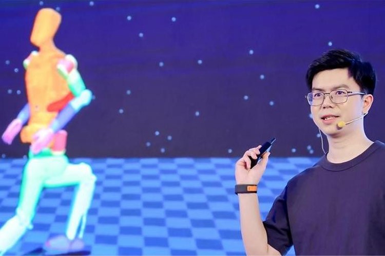 天才少年稚晖君yabo.com机器人走路进场！AI模型做大脑，目标售价20万以内